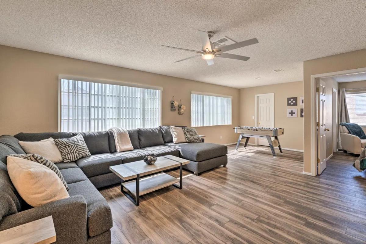 A Beautiful House With Hot Tub, Grill & Games! Casa de férias Las Vegas