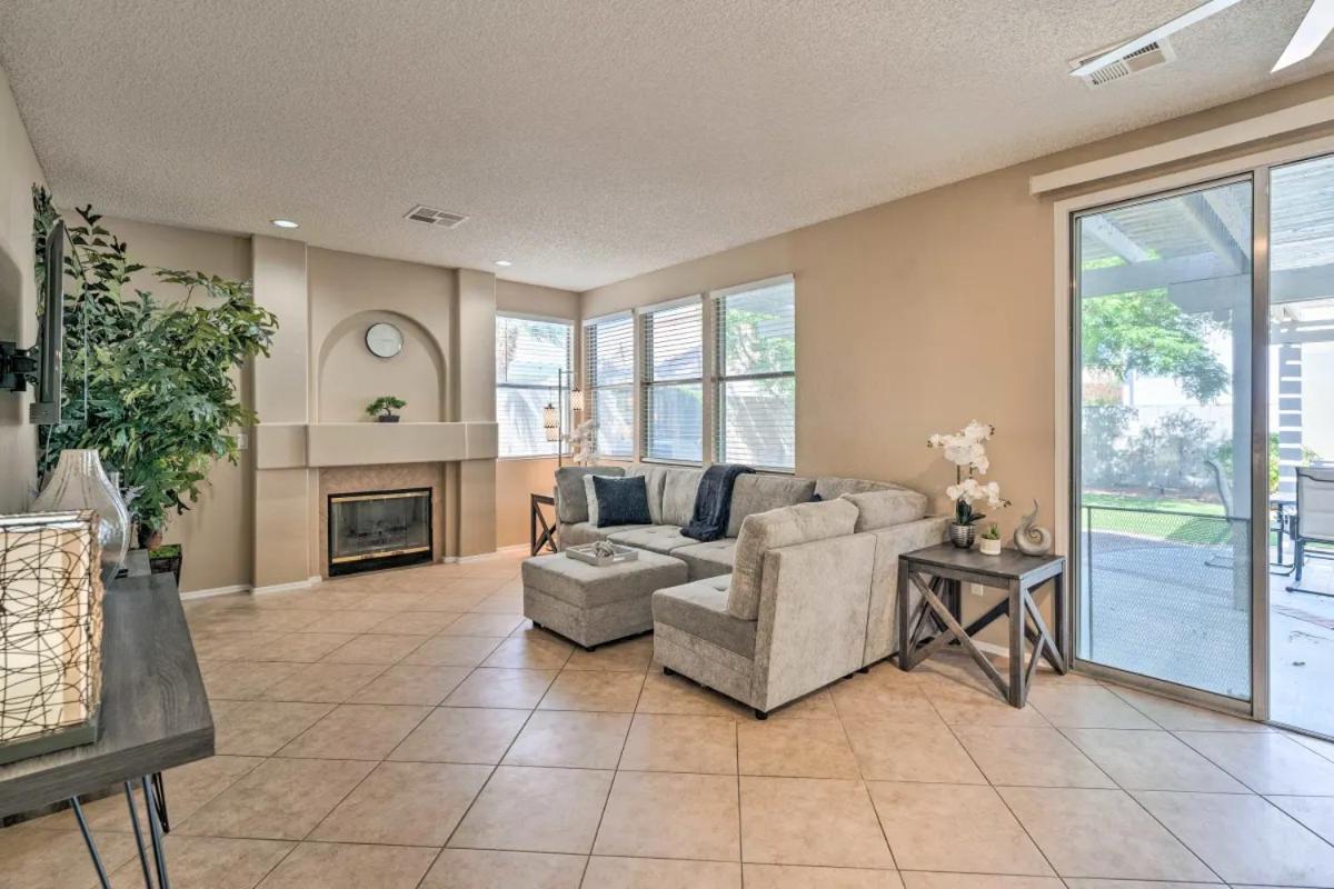 Casa de férias A Beautiful House With Hot Tub, Grill & Games! Las Vegas